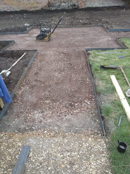 Site welded metal edging